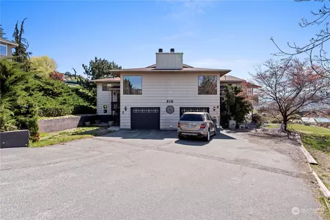 212 Stull Ct #1 & 2, East Wenatchee, WA 98802