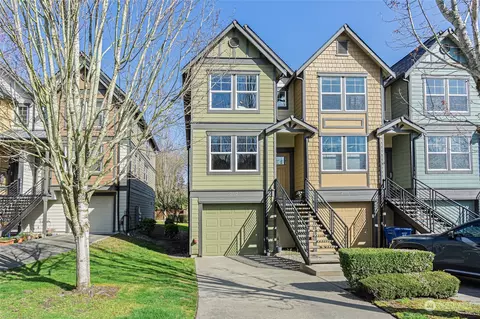 2712 SW Sylvan Heights Dr, Seattle, WA 98106