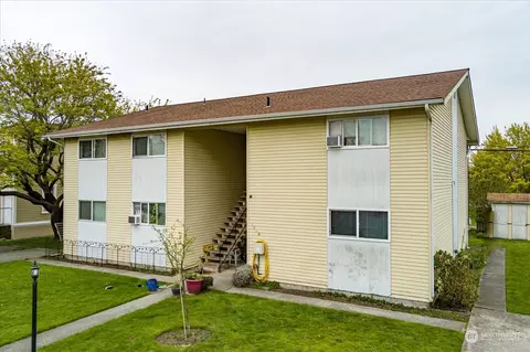 1110 6th St, Anacortes, WA 98221