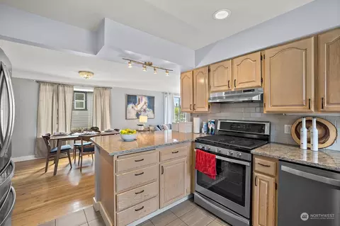 Kitchen - 1501 Mcdougall Ave, Everett, WA 98201 photo 3 of 4