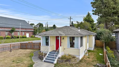 Exterior - 1501 Mcdougall Ave, Everett, WA 98201 photo 3 of 5