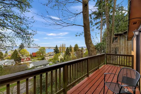 121 S Garden Ter, Bellingham, WA 98225