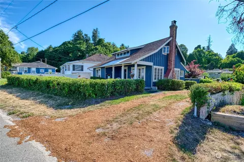 147 Bay View Dr, Point Roberts, WA 98281