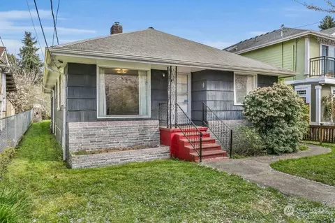 9020 11th Ave SW, Seattle, WA 98106