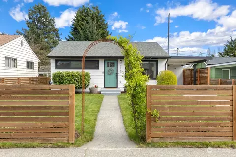 9246 31st Ave SW, Seattle, WA 98126