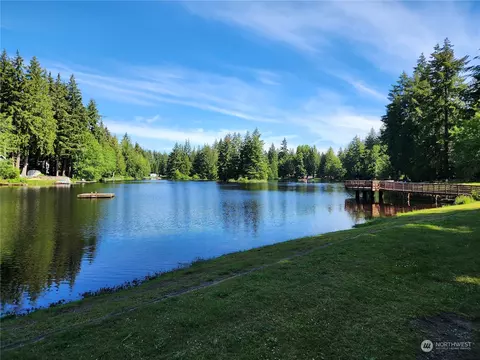 501 E Lakeshore Dr E, Shelton, WA 98584