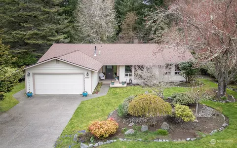 4809 Edgeworth Dr SE, Olympia, WA 98501