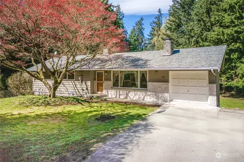132 SW 207th St, Normandy Park, WA 98166
