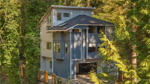 18808 47th Ave NE, Lake Forest Park, WA 98155