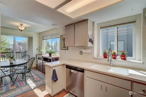 Kitchen - 1906 Colby Ave #6, Everett, WA 98201 photo 2 of 2