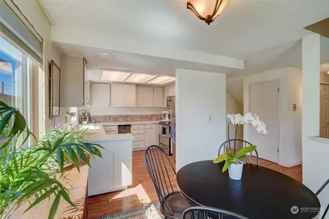 Dining - 1906 Colby Ave #6, Everett, WA 98201 photo 2 of 3
