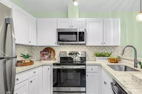 10709 Valley View Rd #A303, Bothell, WA 98011 photo 9