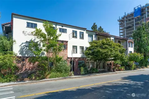 1106 NE 42nd St #20, Seattle, WA 98105