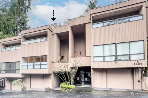 1409 N 200th St #C2, Shoreline, WA 98133