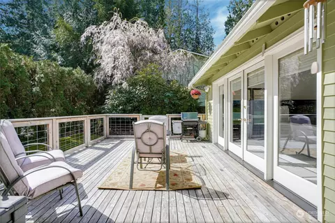 18131 W Lake Desire Dr SE, Renton, WA 98058
