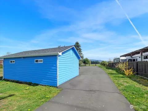 Exterior - 43406 228th Ave SE, Enumclaw, WA 98022 photo 6 of 14