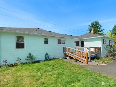Exterior - 43406 228th Ave SE, Enumclaw, WA 98022 photo 3 of 14