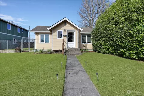 6812 S Warner St, Tacoma, WA 98409