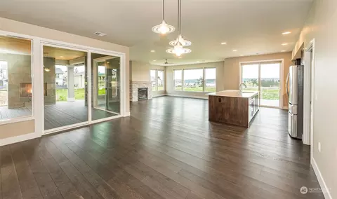 Living - 11 Ridgefield Rd, Sequim, WA 98382 photo 1 of 4