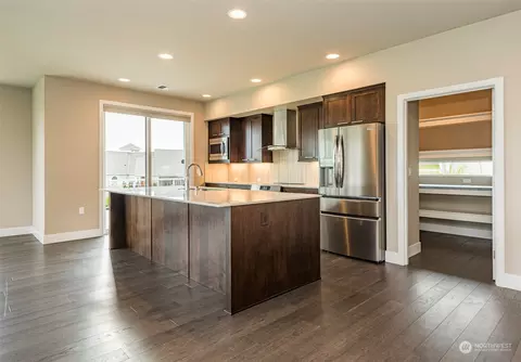 Kitchen - 11 Ridgefield Rd, Sequim, WA 98382 photo 3 of 5
