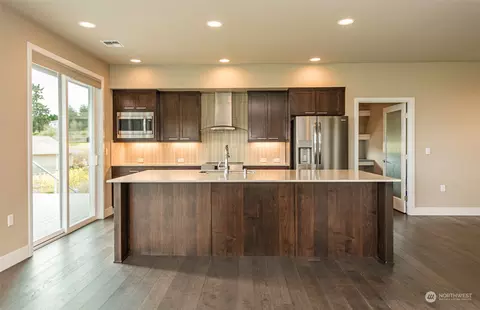 Kitchen - 11 Ridgefield Rd, Sequim, WA 98382 photo 2 of 5