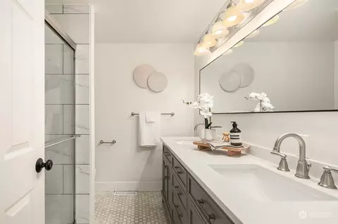 Bath - 8429 NE 177th St, Bothell, WA 98011 photo 2 of 3