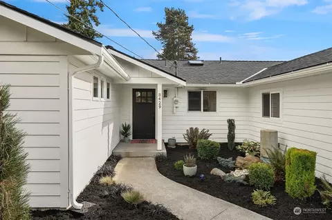 Exterior - 8429 NE 177th St, Bothell, WA 98011 photo 2 of 6