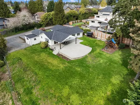 Exterior - 8429 NE 177th St, Bothell, WA 98011 photo 5 of 6