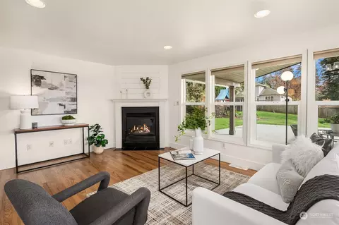 Living - 8429 NE 177th St, Bothell, WA 98011 photo 2 of 3