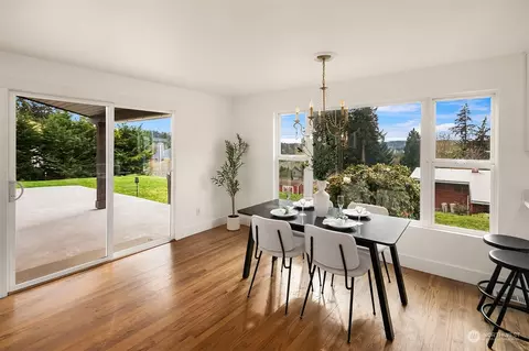 Dining - 8429 NE 177th St, Bothell, WA 98011 photo 2 of 2