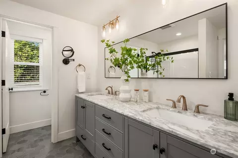Bath - 8429 NE 177th St, Bothell, WA 98011 photo 1 of 3
