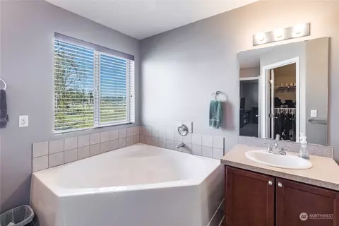 Bath - 17802 14th Avenue Ct E, Spanaway, WA 98387 photo 4 of 5
