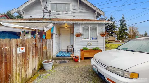 Exterior - 2120 Madison St, Everett, WA 98203 photo 2 of 10
