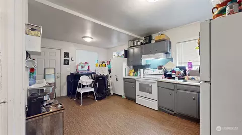 Exterior - 2120 Madison St, Everett, WA 98203 photo 7 of 10