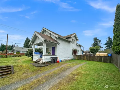 Exterior - 2120 Madison St, Everett, WA 98203 photo 3 of 10