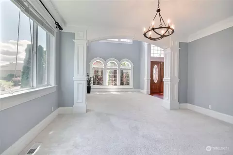 Entry Way - 11407 53rd Ave SE, Everett, WA 98208 photo 2 of 2
