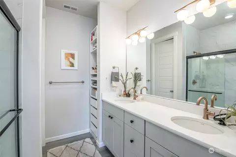 Bath - 5703 157th Avenue Ct E, Sumner, WA 98390 photo 2 of 3