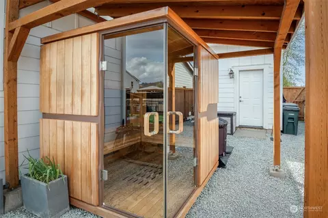 Bath - 5703 157th Avenue Ct E, Sumner, WA 98390 photo 3 of 3
