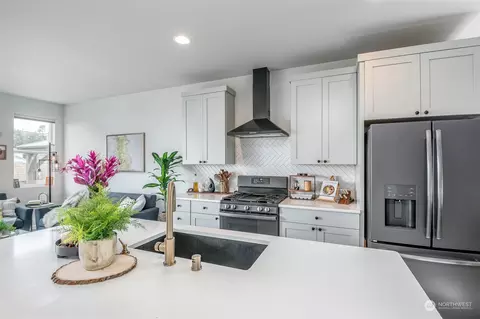 Kitchen - 5703 157th Avenue Ct E, Sumner, WA 98390 photo 2 of 3