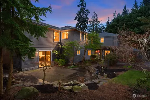Exterior - 238 Skyline Dr, Edmonds, WA 98020 photo 6 of 7