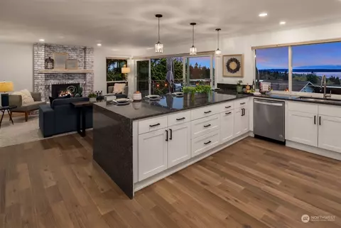 Kitchen - 238 Skyline Dr, Edmonds, WA 98020 photo 5 of 5