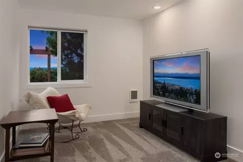 Living - 238 Skyline Dr, Edmonds, WA 98020 photo 11 of 11