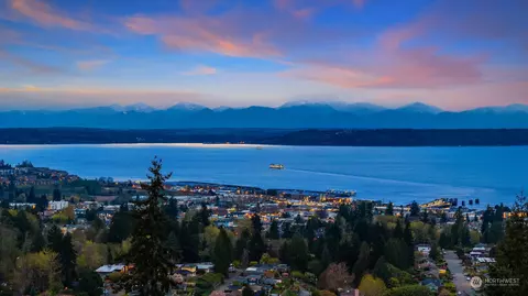View/Area - 238 Skyline Dr, Edmonds, WA 98020 photo 2 of 2