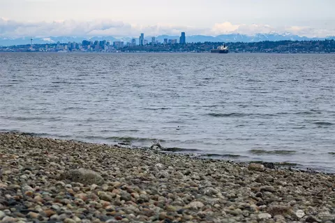 1035 Colchester Dr SE, Port Orchard, WA 98366