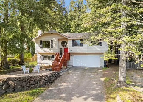 9284 Oneida Cir NW, Bremerton, WA 98311