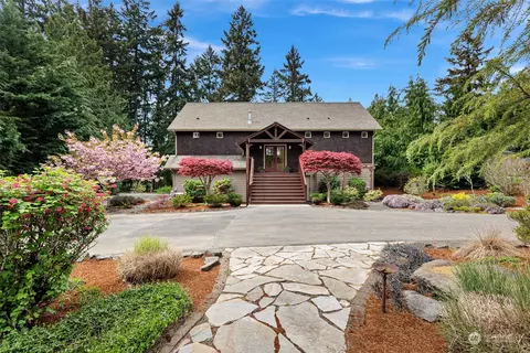 3670 NW Sulphur Springs Ln, Bremerton, WA 98310