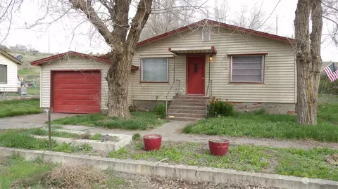 410 W 3rd St, Lind, WA 99341