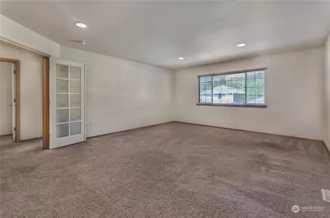 Living - 1517 Daffodil Ave NE, Orting, WA 98360 photo 7 of 8