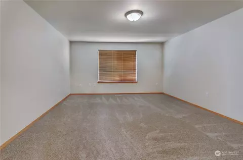 Living - 1517 Daffodil Ave NE, Orting, WA 98360 photo 5 of 8