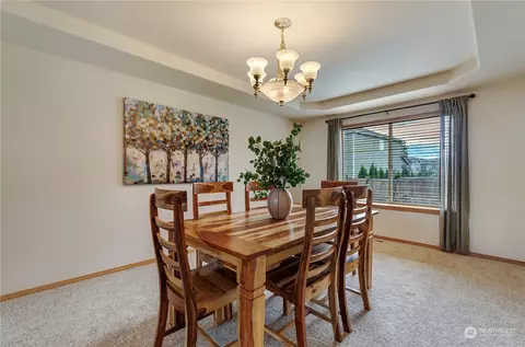 Dining - 1517 Daffodil Ave NE, Orting, WA 98360 photo 2 of 3